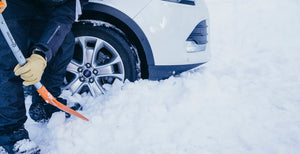 SNOW SHOVELS